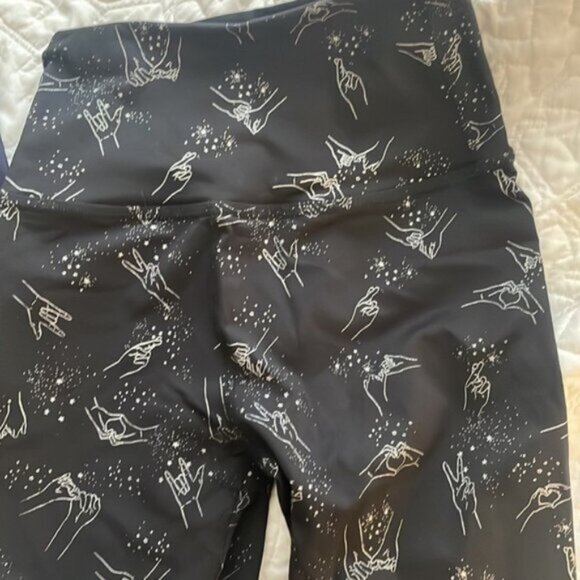 Beyond Yoga And Ultracor High End Workout Printed Leggings Size Small - Picture 2 of 6